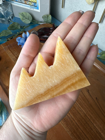 Onyx calcite mountains