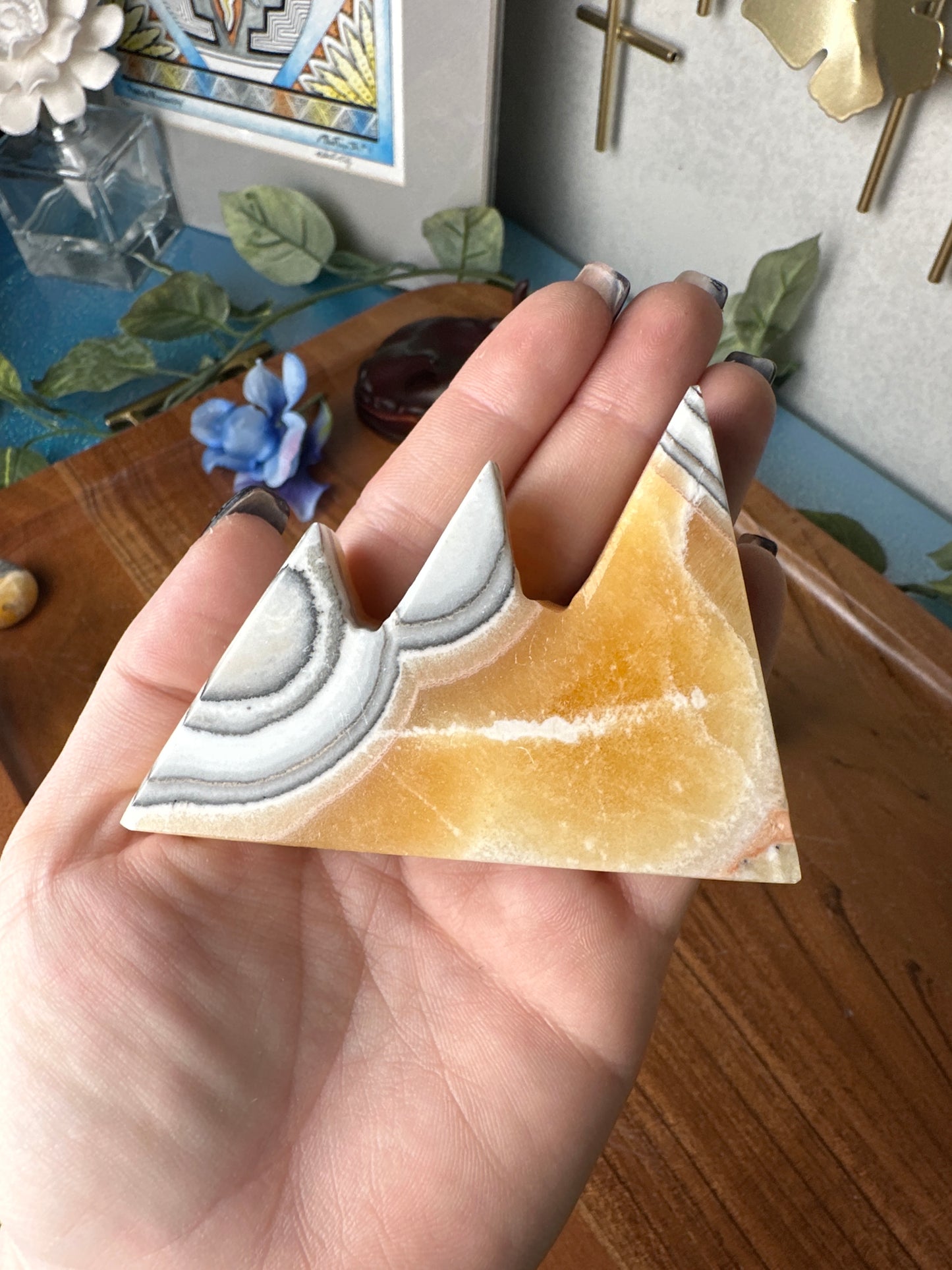 Onyx calcite mountains