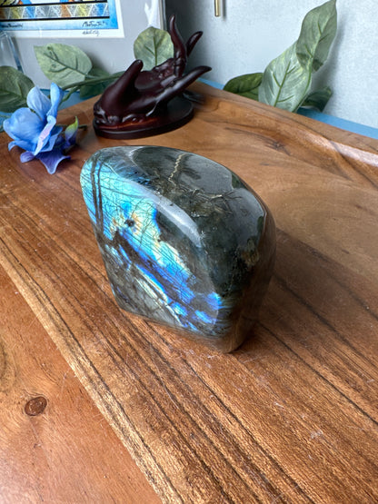 Blue Flash Labradorite