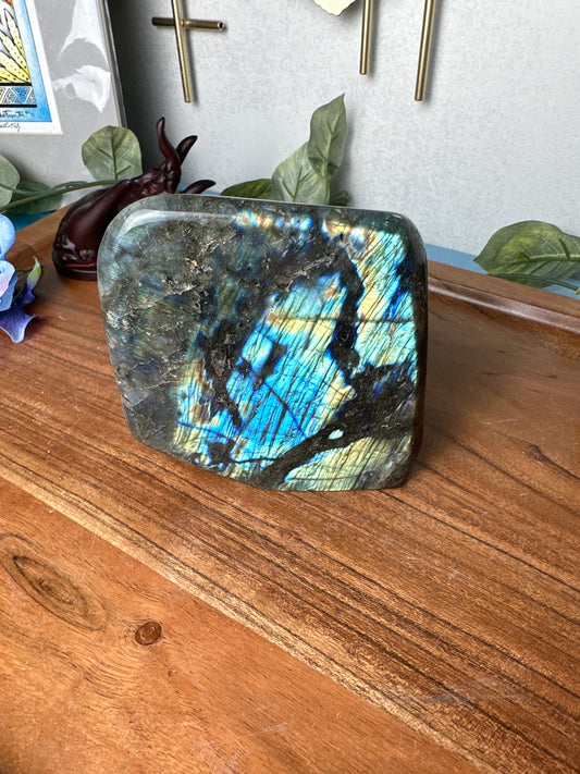 Large blue and yellow flash Labradorite