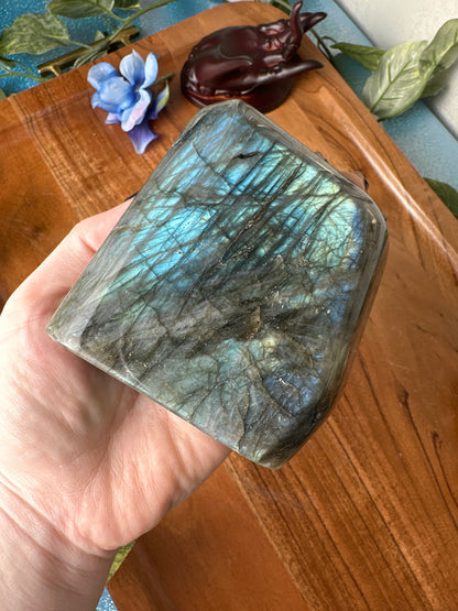 Blue Flash Labradorite